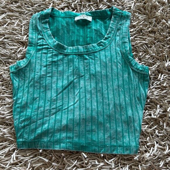 Zenana Ribbed Sleeveless Scoop Neck Cropped Tank Top Size M - Picture 3 of 6